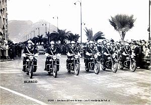 1574- Oran - Boulevard Front de mer - Les Motards de la Police